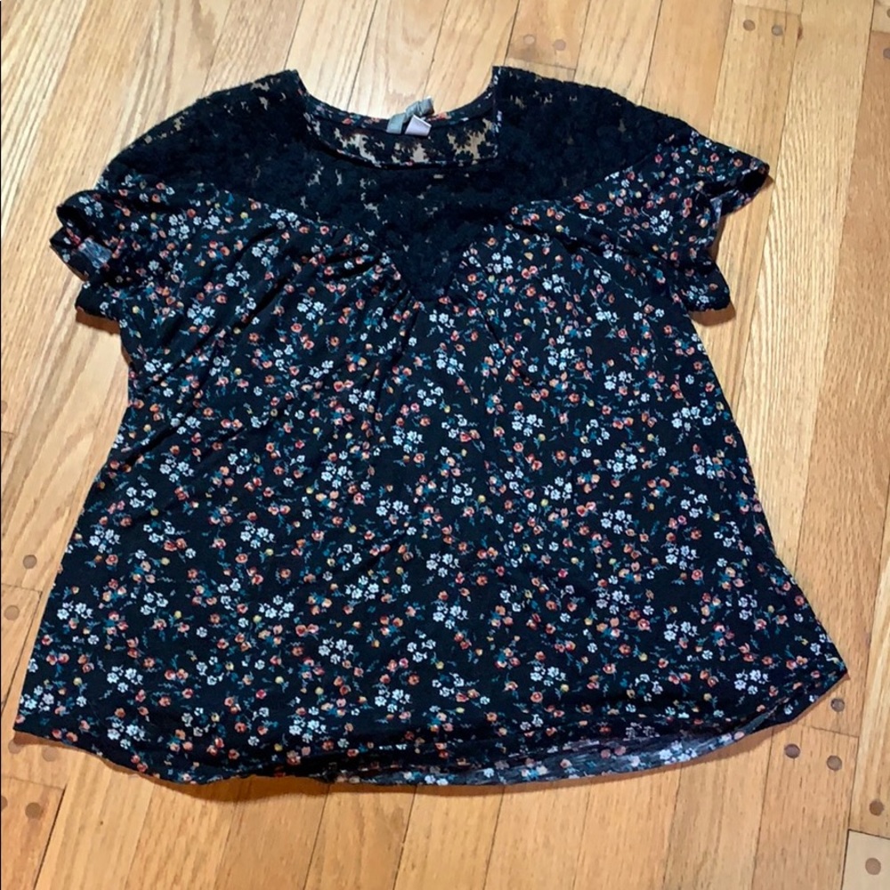 LOT OF 2 Lauren Conrad Black And Floral